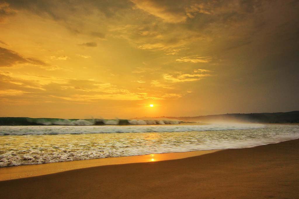 Pantai Pasir Putih By Indonesia Kaya